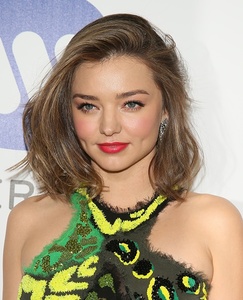 510555218-miranda-kerr-attends-warner-mu