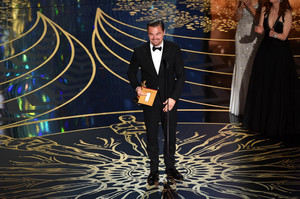 Leonardo+DiCaprio+88th+Annual+Academy+Awards+_8HN21tnG5Tx.jpg