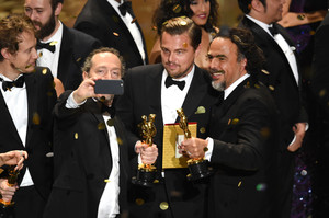 Leonardo+DiCaprio+88th+Annual+Academy+Awards+C_Oy8iJSwHCx.jpg