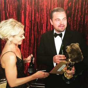 kelly-ripa-gives-leonardo-dicaprio-a-brown-bear-after-his-oscar-win-ftr (1).jpg