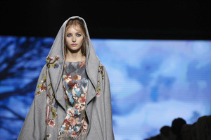 Alberta-Ferretti-Ready-To-Wear-Fall-Winter-2016-Milan-6479-1456331672-bigthumb.jpg