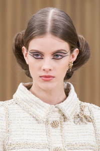 Chanel_Spring_2016_Details_Ux8IQe5CMOfx.