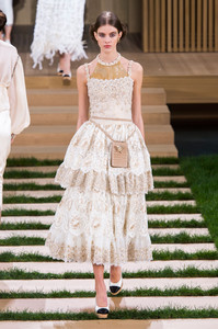 Chanel_Spring_2016_GkKvQzU37KHx.thumb.jp
