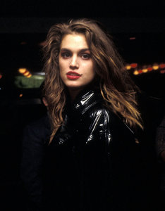 CindyCrawford_GettyImages-115576371.jpg