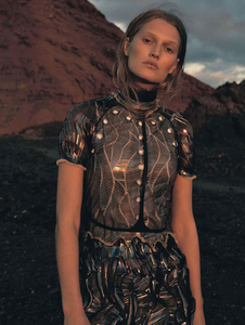 LExpress_Styles-February_2016-Toni_Garrn-by-Emma_Tempest-07.jpg