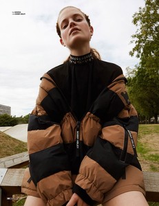 Magdalena-Langrova-Leonn-Ward-DSCENE-Mag