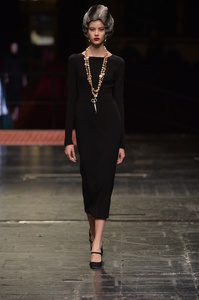 _fas0606_jpg_7909_north_1382x_black.thum