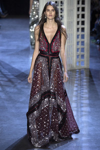 altuzarra_van1.thumb.jpg.e9382eac7ee939f