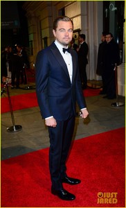 leonardo-dicaprio-baftas-2016-red-carpet-05.jpg