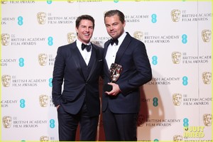 tom-cruise-congratulates-leonardo-dicaprio-at-baftas-2016-16.jpg