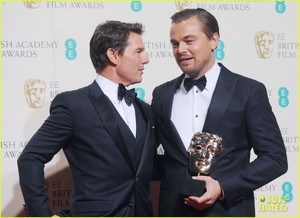 tom-cruise-congratulates-leonardo-dicaprio-at-baftas-2016-18.jpg