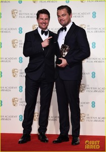 tom-cruise-congratulates-leonardo-dicaprio-at-baftas-2016-25.jpg