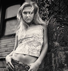 12-Eric-Milner-Photography-Portraits-24-dominique-swain1.jpg