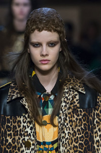 56dd7335647ab_GivenchyFall2016Detailss2U