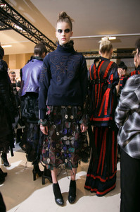 56de9b0569881_SacaiFall2016Backstage_rtR