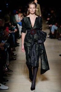 56e030887d914_MiuMiu2.thumb.jpg.c9677af8