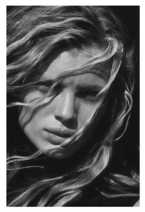 56e59549f1ed6_Peter-Lindbergh-ESTHER-CAN