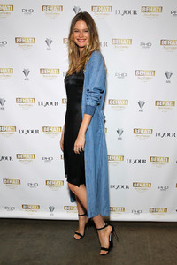 Behati+Prinsloo+DuJour+Jason+Binn+Hosts+Launch+8hgtFoDM7Rdx.jpg