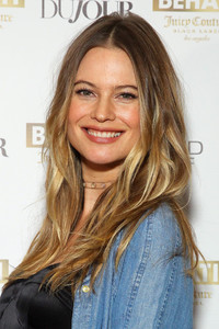 Behati+Prinsloo+DuJour+Jason+Binn+Hosts+Launch+DgUckazouyUx.jpg