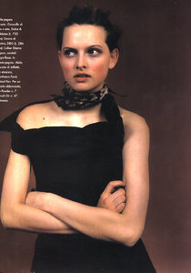 elle italia april 1999 (2).jpg