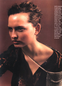 elle italia april 1999 (3).jpg