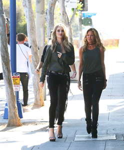 Rosie-Huntington-Whiteley-at-Troubadour-