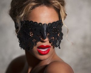 beyonce-promo-pictures-2013-1386931666-v