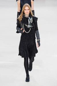 chanel-autumn-fall-winter-2016-pfw83.jpg