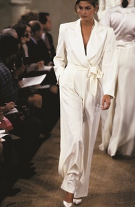 cindy_crawford_2786_north_400x_white.jpg