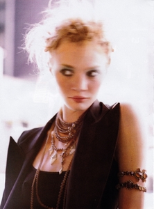 elle_us_september_1998_34.jpg