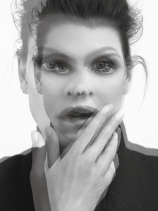 linda-evangelista-by-bryan-adams-for-zoo