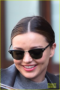 miranda-kerr-reveals-how-she-stays-posit