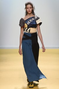 off-white.thumb.jpg.e6145cfe1019964f939a