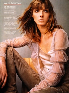 us_vogue_june_2001_42.thumb.jpg.bae86d6a