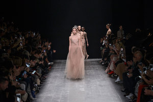 valentino-rf16-1260.thumb.jpg.25a6b5fe02