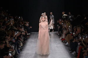 valentino-rf16-1268.thumb.jpg.8164553627
