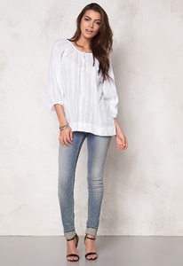 ylva-blouse.thumb.jpg.b41c0d91cd01d66a3f