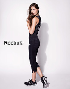 100911_REEBOK_010-0294_LOGO.jpg