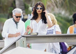 56ff91f6cffcd_PriyankaChopraStarsPerform