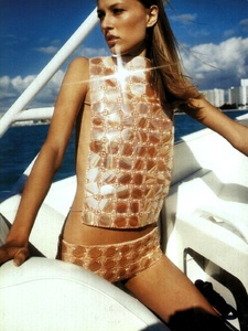 vogue russia may 2000 2.jpg