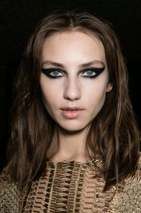 Julien+Macdonald+Bks+Bis+Fall+2016+Backstage+cJJrUN22jp5x.jpg
