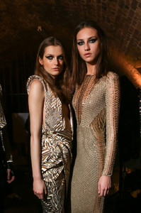 Julien+Macdonald+Bks+Ter+Fall+2016+Backstage+oRAzACUUjh5x.jpg