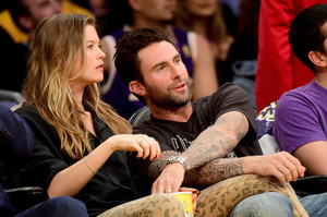 Behati+Prinsloo+Utah+Jazz+v+Los+Angeles+Lakers+_M6NWaFRXcql.jpg