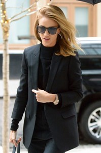 Rosie+Huntington+Whiteley+Rosie+Huntington+UZX92Cwbw12x.jpg