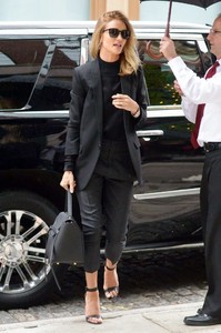 Rosie+Huntington+Whiteley+Rosie+Huntington+ygKePQfq8hIx.jpg