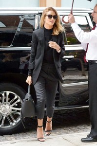 Rosie+Huntington+Whiteley+Rosie+Huntington+lONf4SSyC0xx.jpg