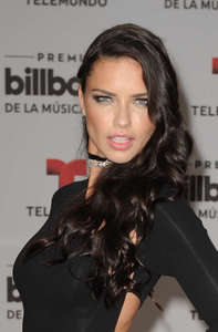 Adriana-Lima--Billboard-Latin-Music-Awards-2016--31.jpg