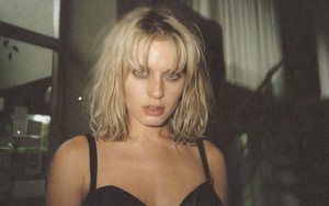 Blumarine-Juergen-Teller-styling-Venetia-Scott-Rosella-Tarabini-Make-Up-Dick-Page-Antonio-Gazzola-Model-Annie-Morton-020-1024x645.jpeg