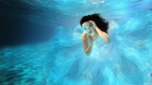 Girl-Underwater-1440x2560.thumb.jpg.1f48