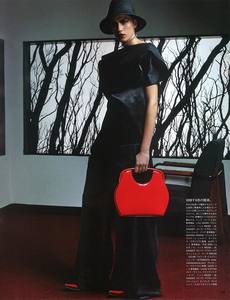 Irina_Vogue_Japan_03.jpg